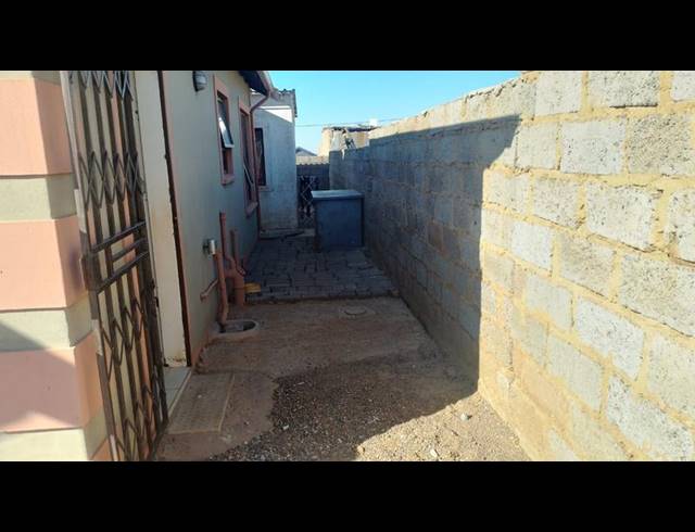 3 BEDROOM HOUSE FOR SALE IN TOEKOMSRUS